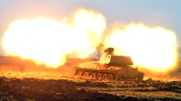Самоходная артиллерийская установка (САУ) Акация ВС РФ на огневом рубеже