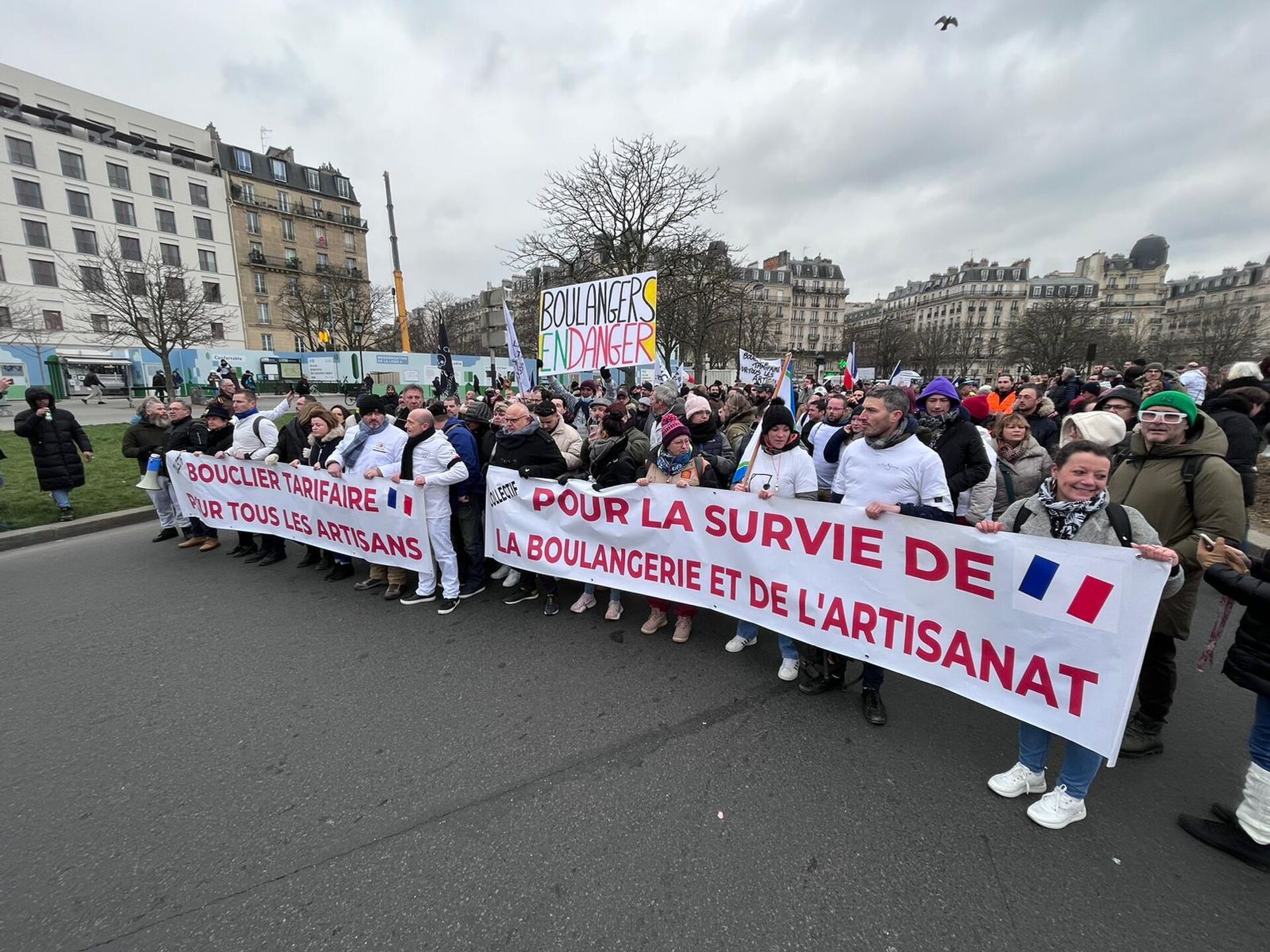 Французские пекари во время акции протеста против роста тарифов на электроэнергию в Париже - РИА Новости, 1920, 23.01.2023