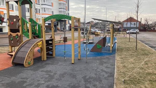 Детская площадка в Мариуполе