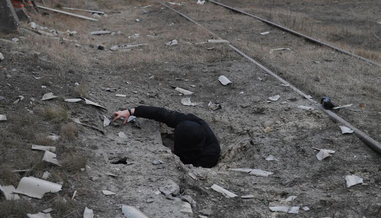 Последствия обстрела со стороны украинских войск железнодорожной станции Иловайска Последствия обстрела со стороны украинских войск железнодорожной станции Иловайска