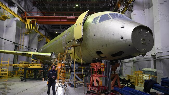 Монтаж стенда для испытаний планера импортозамещенной версии Superjet-100 (SSJ-NEW)