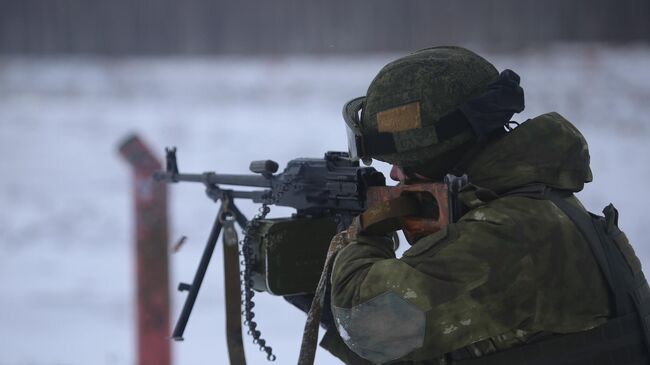 Белорусский военнослужащий во время учений