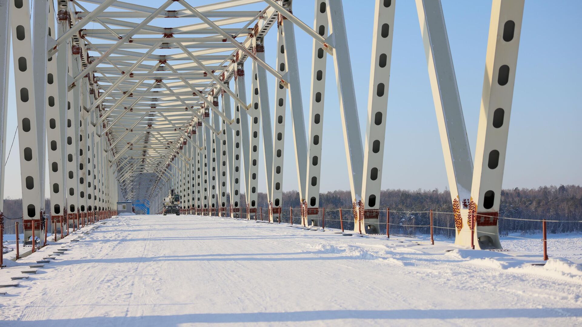 Установлен последний пролет самого северного моста через Енисей - РИА Новости, 1920, 25.01.2023