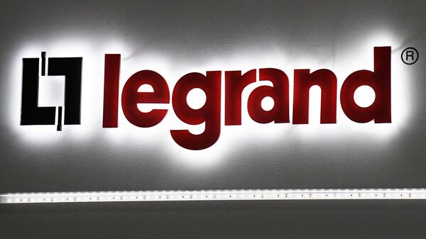 Вывеска компании Legrand