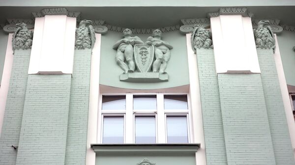 Фрагмент фасада Дома купцов Грибовых на ул. Чаплыгина в Москве
