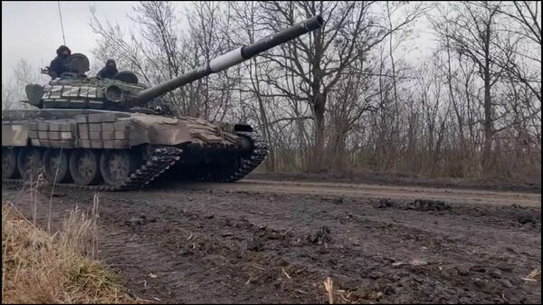 Поддерживают наступление: работа танкистов по опорным пунктам ВСУ в Запорожской области