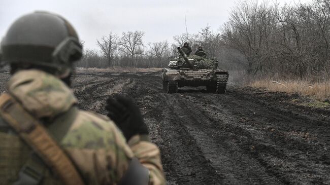 Российский танк Т-72 в зоне СВО