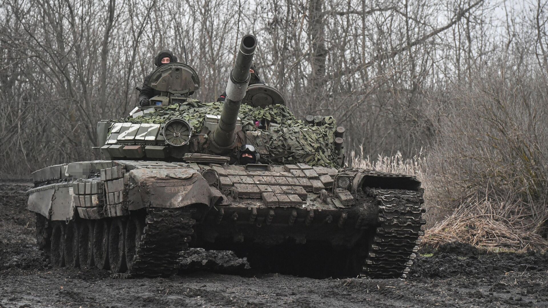 Боевая работа танка Т-72 в южном секторе в ходе специальной военной операции - РИА Новости, 1920, 22.04.2023