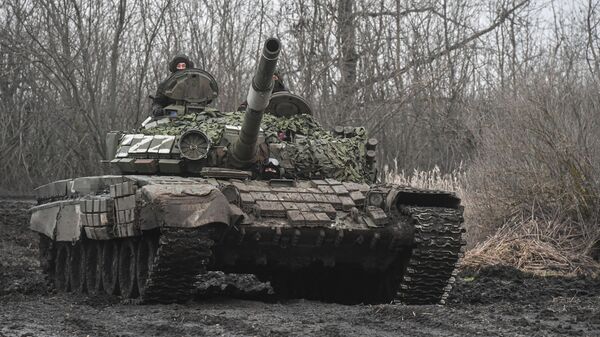 Боевая работа танка Т-72 в южном секторе в ходе специальной военной операции