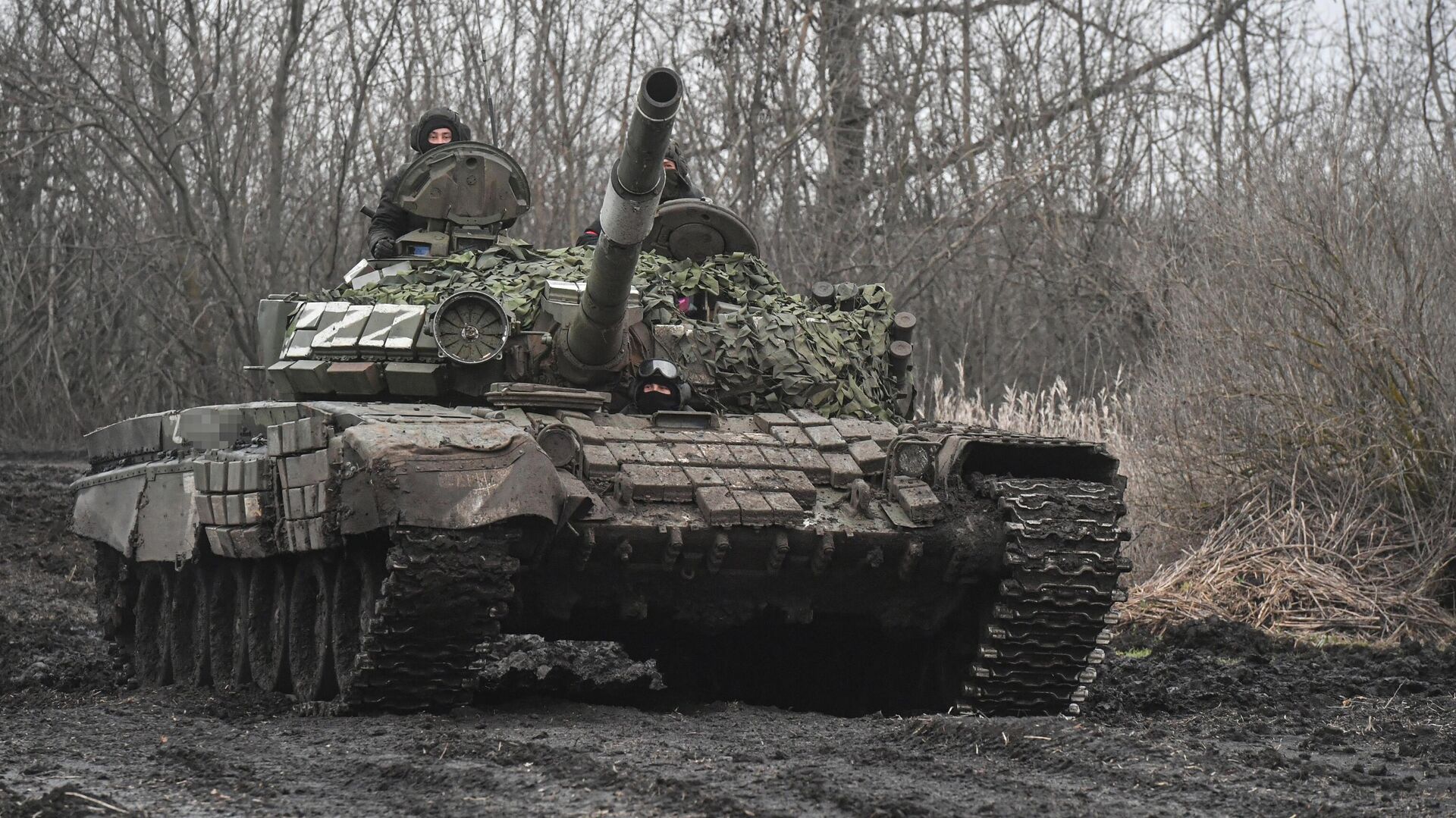 Боевая работа танка Т-72 в южном секторе в ходе специальной военной операции - РИА Новости, 1920, 22.04.2023