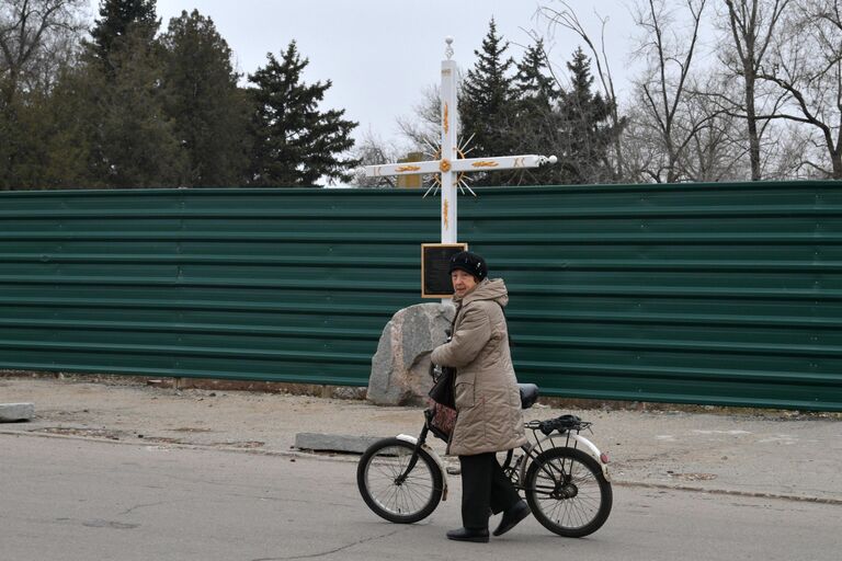 Жительница города Васильевка в Запорожской области, подвергшегося обстрелу со стороны Вооруженных сил Украины