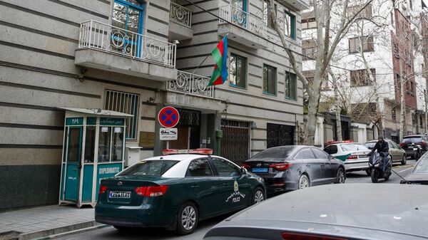 Полиция возле посольства Азербайджана в Тегеране