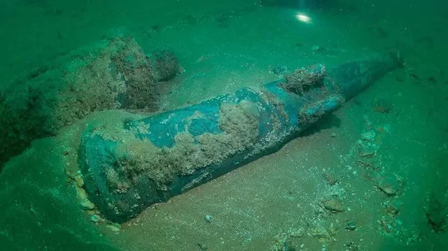 Пушки голландского военного корабля Klein Hollandia, затонувшего после сражения в проливе Ла-Манш более 350 лет назад