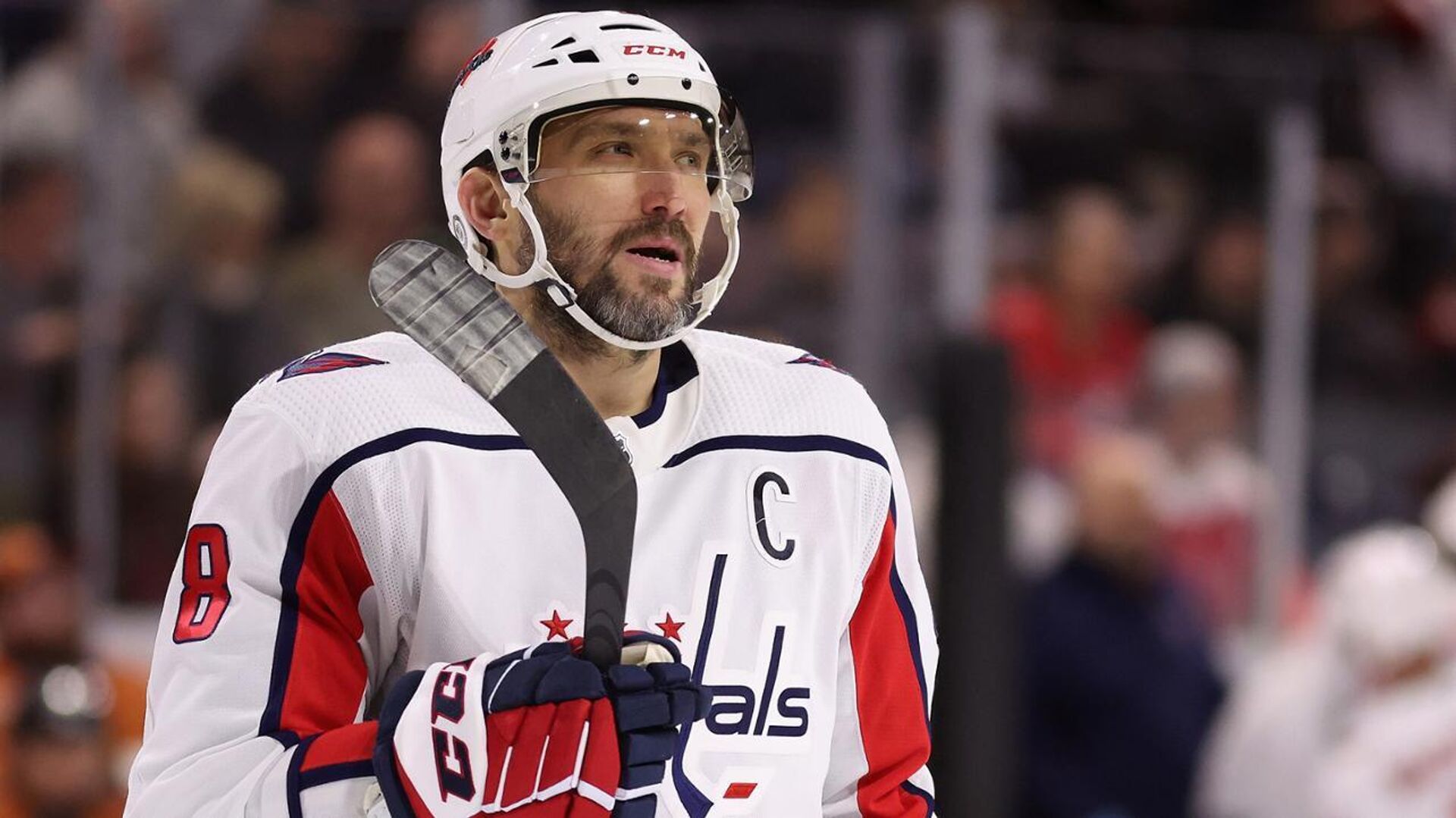 Ovechkin scores NHL season record with 40 goals