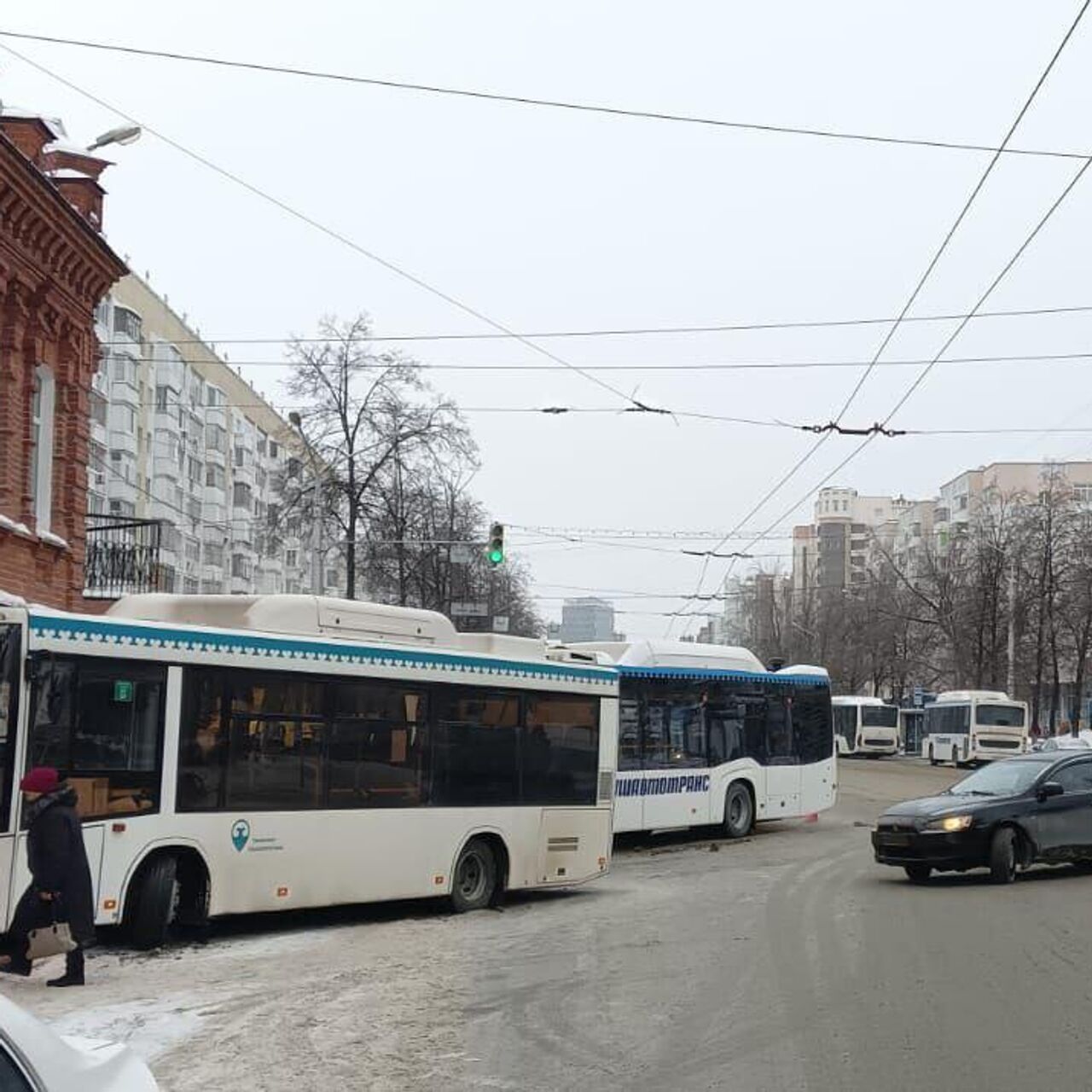 В Уфе столкнулись два автобуса - РИА Новости, 30.01.2023