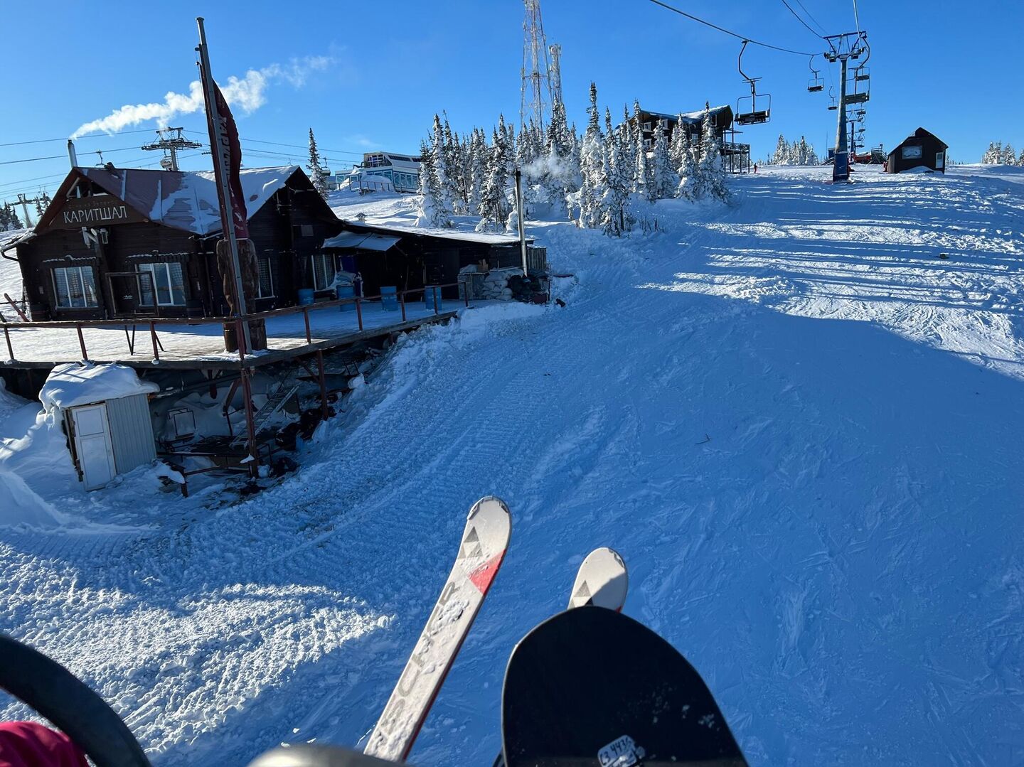 Курорт Шерегеш. На подъемнике Курорт Шерегеш. На подъемнике