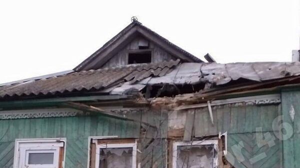 Обстрел со стороны Украины разрушил дом в Рыльском районе Курской области