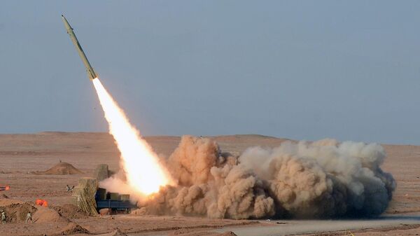 Запуск иранской ракеты Fateh во время учений