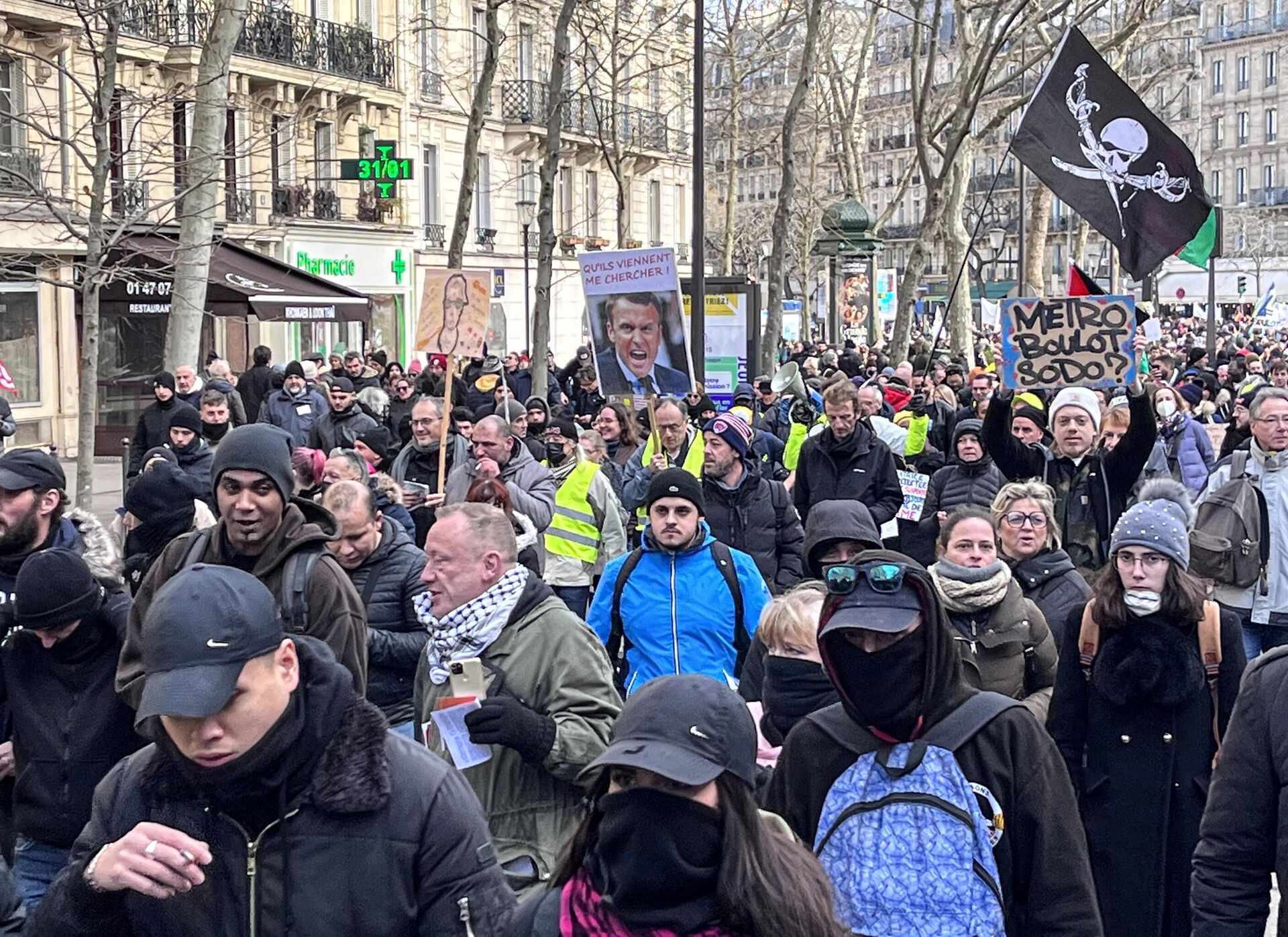 Участники акции протеста в Париже против повышения пенсионного возраста во Франции - РИА Новости, 1920, 02.02.2023