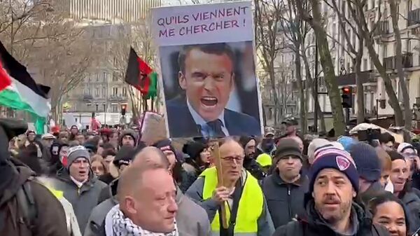 Многотысячная акция в Париже против повышения пенсионного возраста