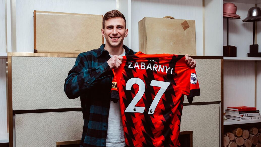 СМИ: "ПСЖ" согласовал условия контракта с украинцем Забарным