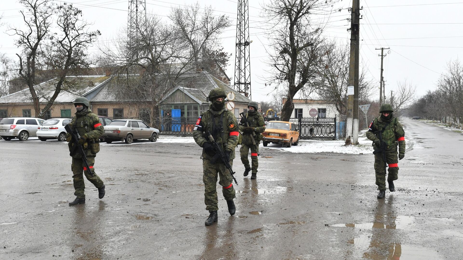 Патрулирование населенных пунктов военной полицией в Запорожской области - РИА Новости, 1920, 27.02.2023