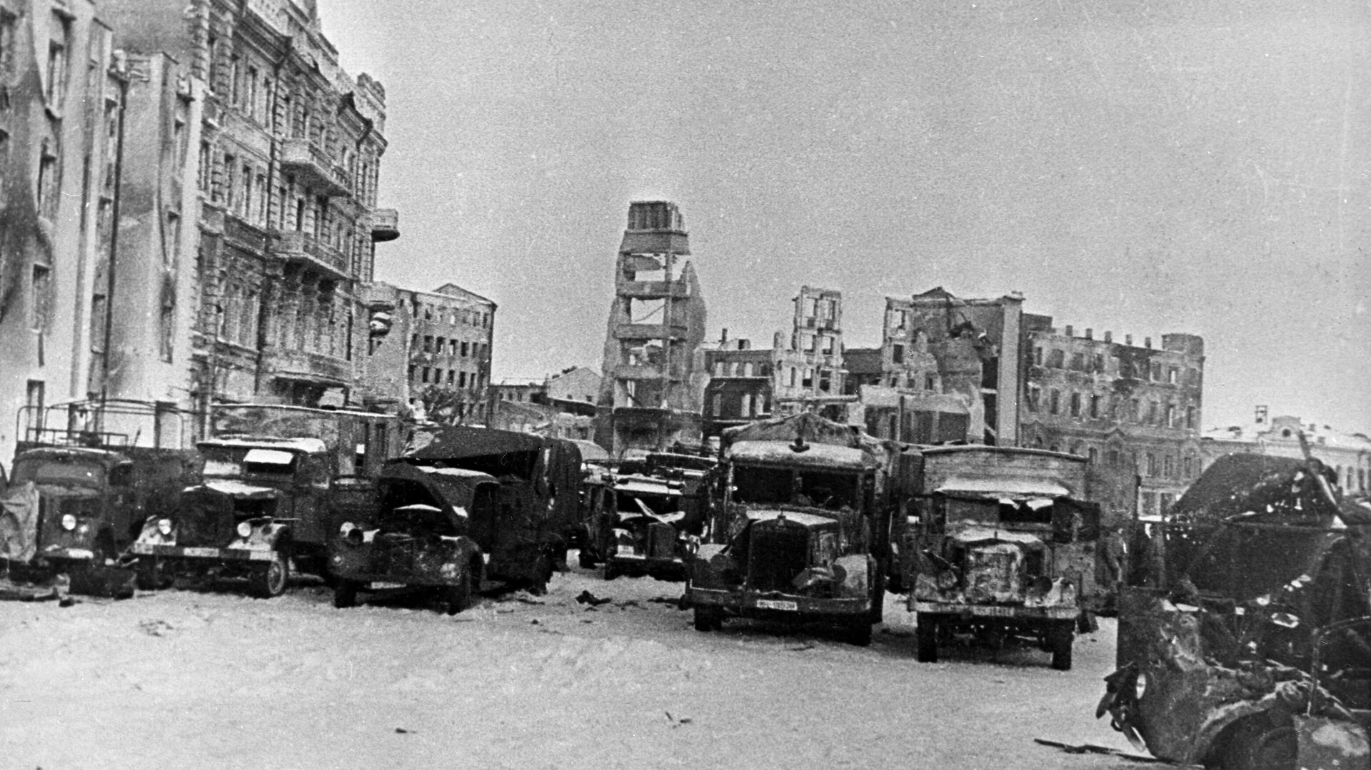 Центральная площадь Сталинграда. Февраль 1943 года - РИА Новости, 1920, 04.04.2023