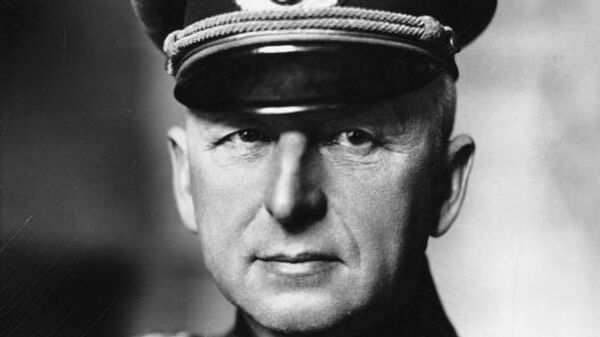 Немецкий военачальник Эрих фон Манштейн в форме генерал-лейтенанта в 1938 году