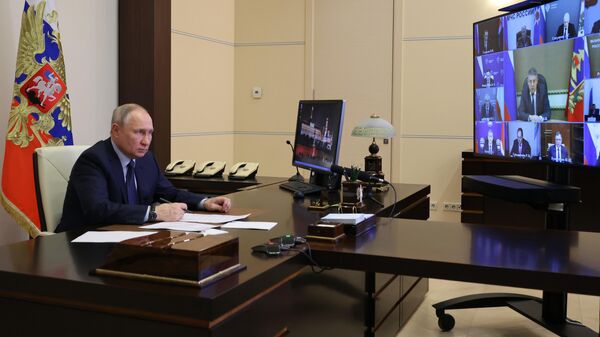Владимир Путин проводит в режиме видеоконференции совещание по вопросам восстановления жилой инфраструктуры