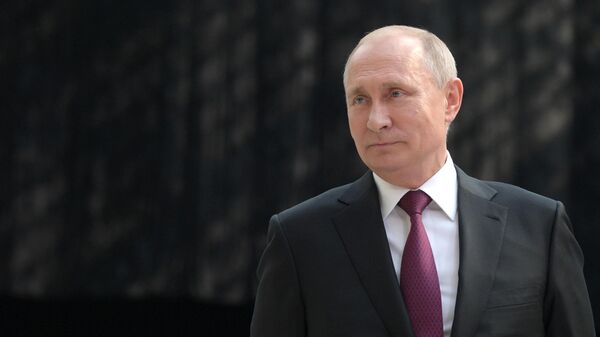 Президент РФ Владимир Путин отвечает на вопросы журналистов после ежегодной прямой линии