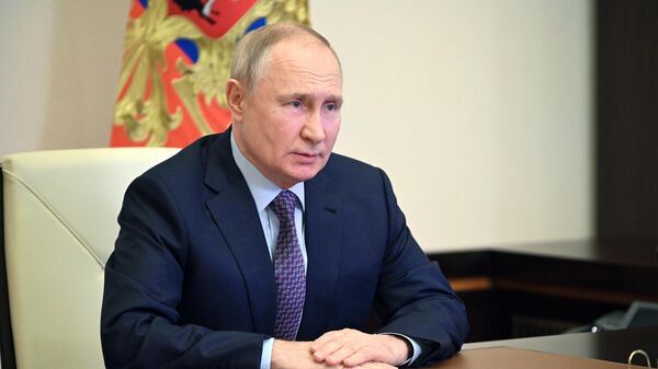 Президент РФ Владимир Путин проводит совещание