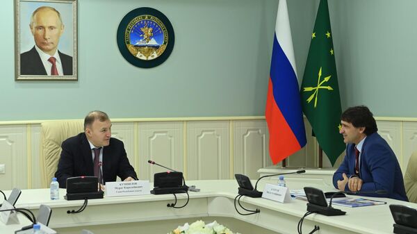  Глава Адыгеи Мурат Кумпилов и президент ФТАР Максим Агапитов во время встречи