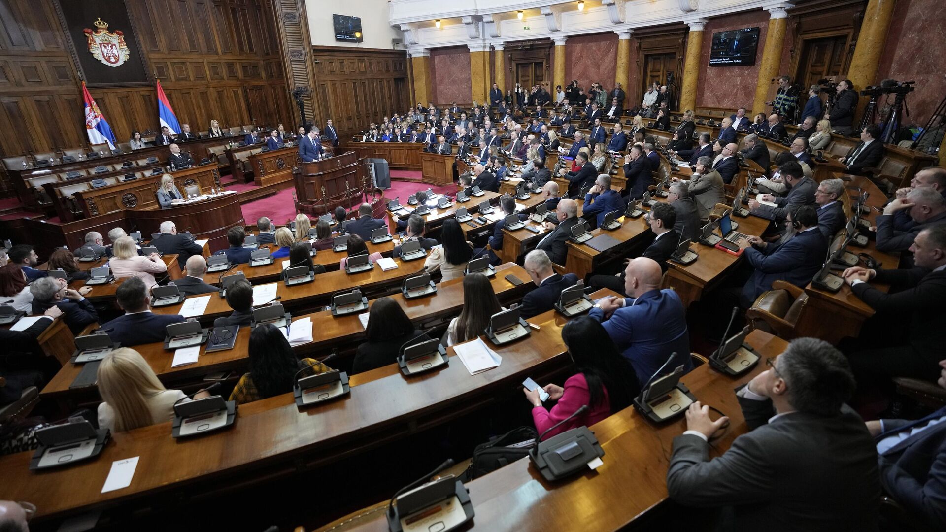 Президент Сербии Александр Вучич выступает на специальном заседании парламента Сербии по вопросу переговоров по Косово и Метохии. 2 февраля 2023 - РИА Новости, 1920, 04.02.2023