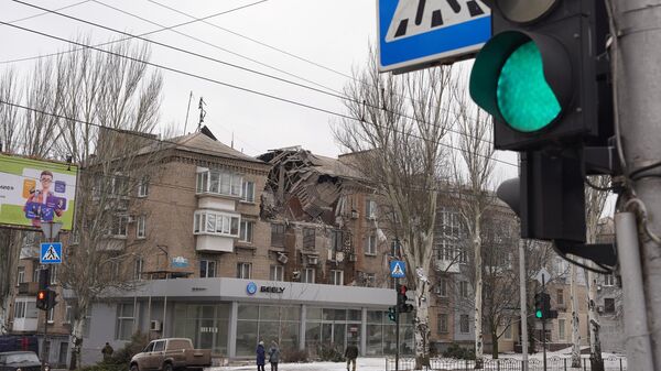 Жилой дом, получивший повреждения в результате обстрела ВСУ Киевского района Донецка