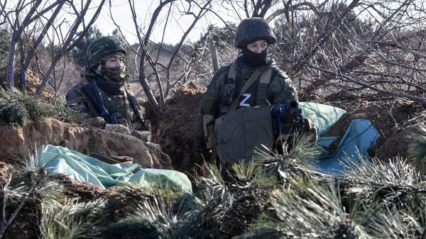 Мобилизованные бойцы ВС РФ в окопах на позициях в южном секторе СВО