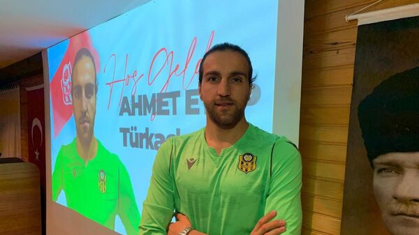 Турецкий футболист клуба Йени Малатьяспор Ахмет Эйюп Тюркаслан. Архивное фото
