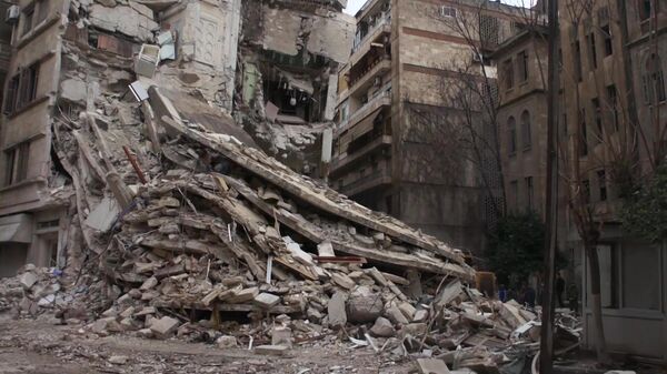 Дом, пострадавший в результате разрушительного землетрясения в Сирии
