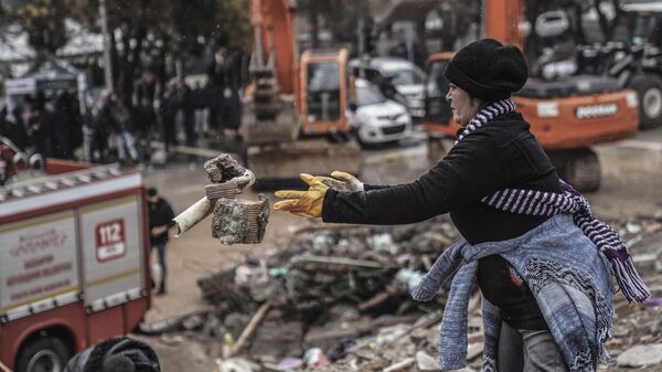 Разбор завалов после землетрясения в Газиантепе, Турция