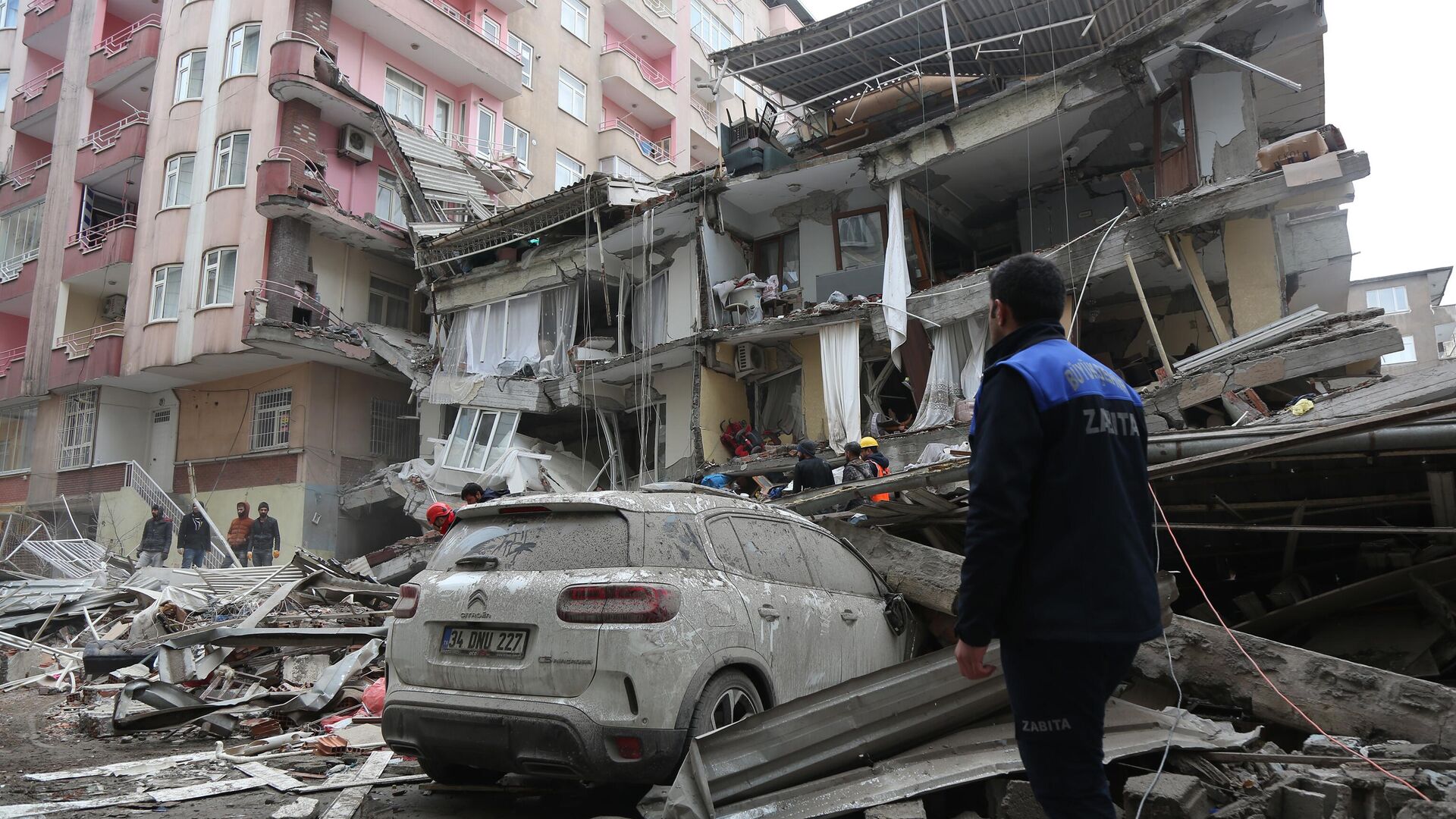 При землетрясении в Турции погибли 8574 человека - РИА Новости, 08.02.2023