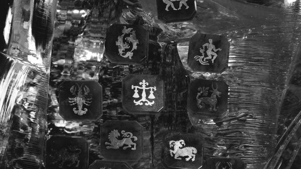 Знаки Зодиака на пластинках из бурого нефрита с инкрустацией серебром. Ювелирный завод Сапфир.