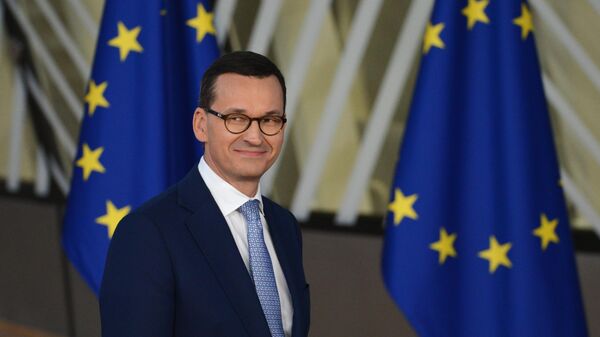 Премьер Польши хочет ограничить поступление в страну украинского зерна