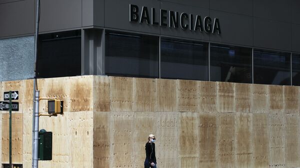 Магазин Balenciaga на Мэдисон-авеню в Нью-Йорке, США