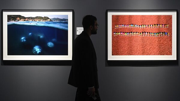 Выставка работ победителей Международного конкурса фотожурналистики имени Андрея Стенина в Шардже