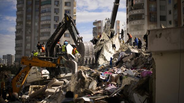 Последствия землетрясения в турецкой Адане