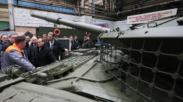 Заместитель председателя Совета безопасности РФ Дмитрий Медведев посещает Омский завод транспортного машиностроения