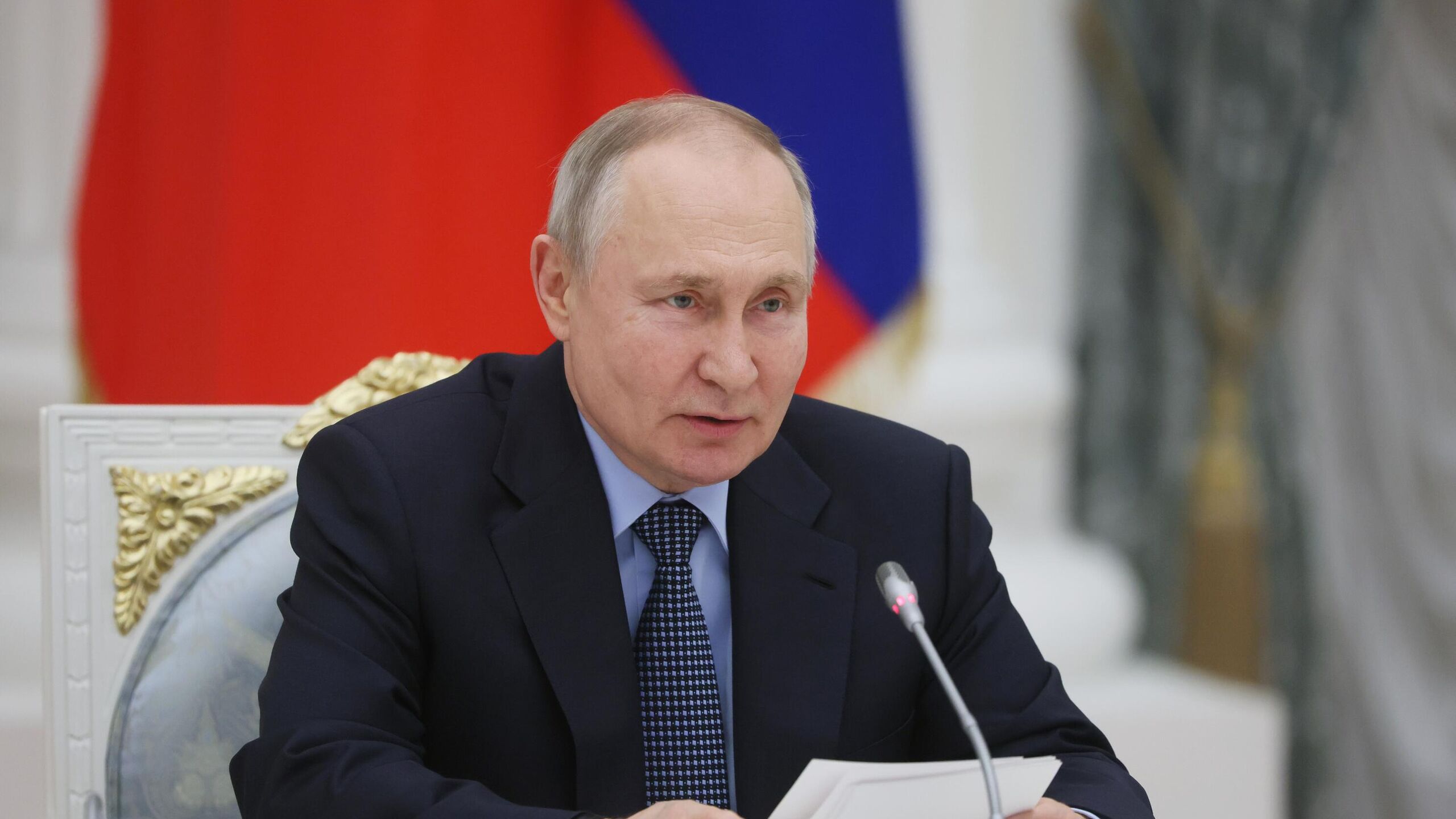 Putin mengapresiasi perkembangan kerja sama dengan China melalui departemen militer