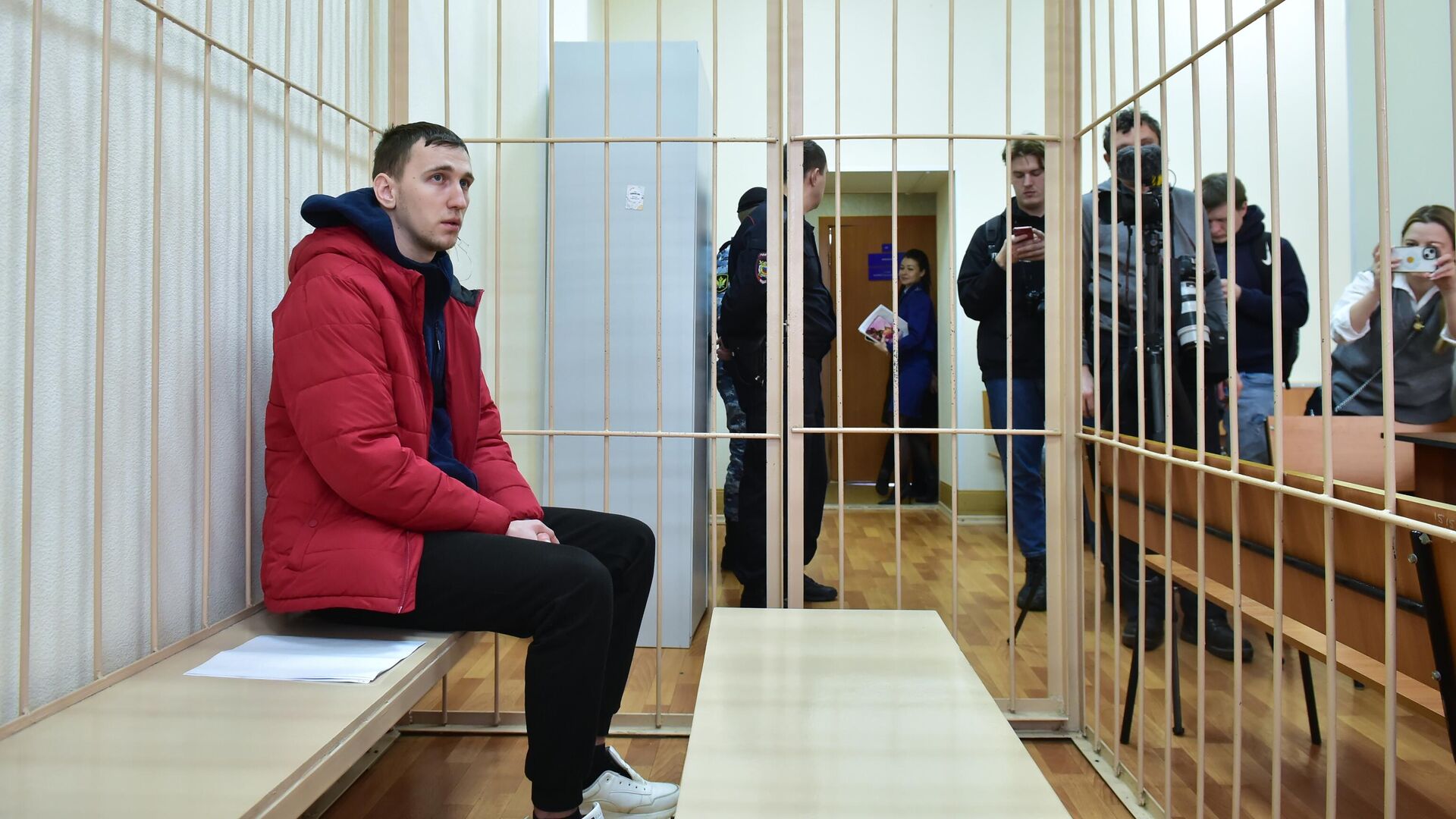 Евгений Кавун, задержанный по уголовному делу о взрыве газа и частичном обрушении жилого дома, в Центральном районном суде Новосибирска - РИА Новости, 1920, 05.04.2023