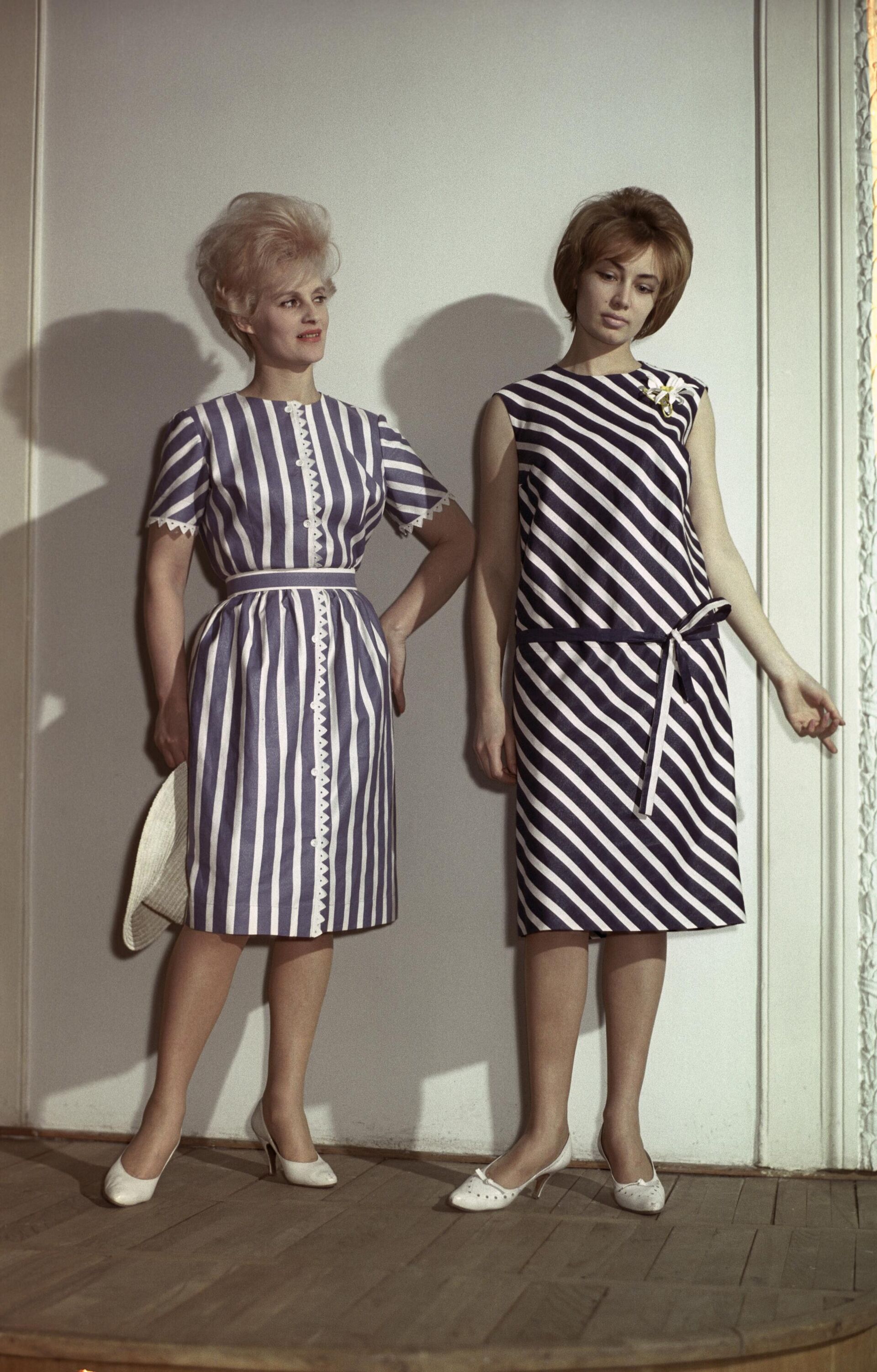 Коллекция женской летней одежды 1962 года. Летнее платье - РИА Новости, 1920, 13.02.2023