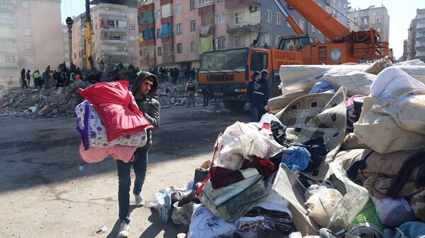 Пострадавший от землетрясения житель турецкого города Диярбакыр