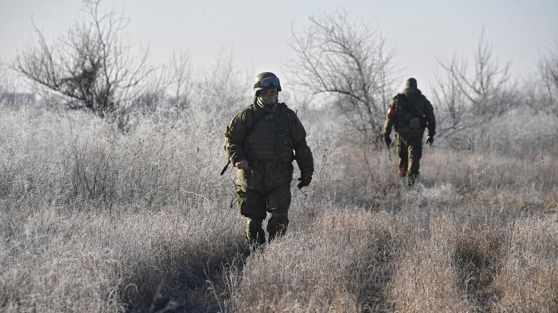 Военнослужащие артиллерийского расчета гаубицы Д-30 вооруженных сил РФ - РИА Новости, 1920, 14.02.2023